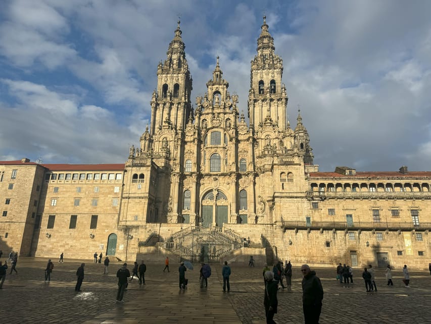 Santiago de Compostela: City tour and typical galician meal - Discovering the Highlights of Santiago’s Monumental Zone