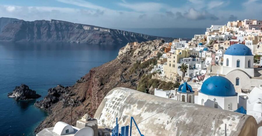 Santorini: 3-Hour Semi-Private Tour - Exploring Oia’s Famous Blue Domes and Narrow Streets
