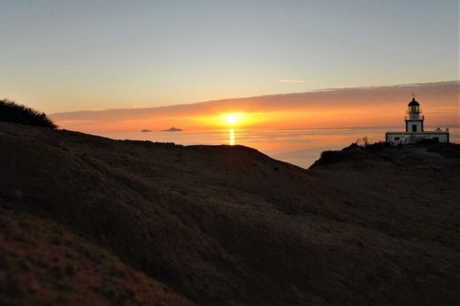 Santorini 6 Hour Custom Private Sightseeing Tour - Discover the Charm of Oia’s Whitewashed Houses and Caldera Views