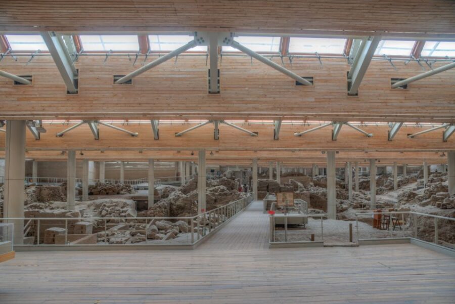 Santorini: Akrotiri Entry Ticket and Audio Guide - Navigating the Site with the Audio Guide