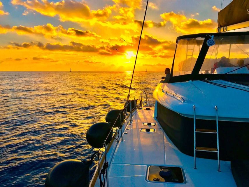 Santorini: Catamaran Cruise with Lunch, Drinks, & Oia Visit - Discovering Ammoudi Bay and the Iconic Oia