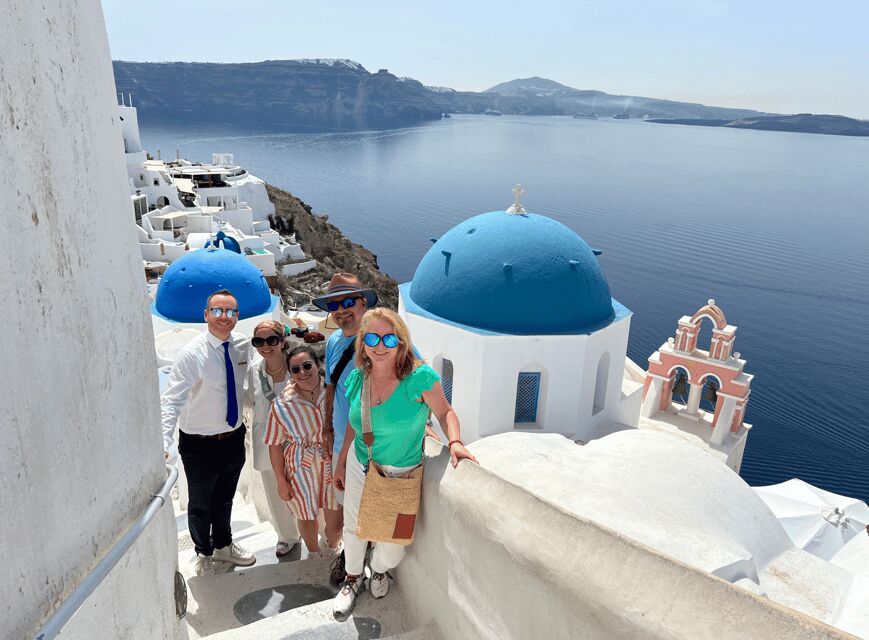 Santorini: Half-Day Must-Sees in a Small Group Tour - Exploring Oia with a Local Guide