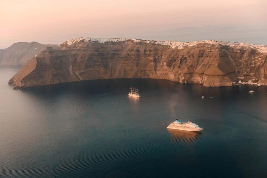 Santorini Helicopter Tour 20 minutes - Discover the Striking Volcanic Islands of Nea Kameni and Palea Kameni