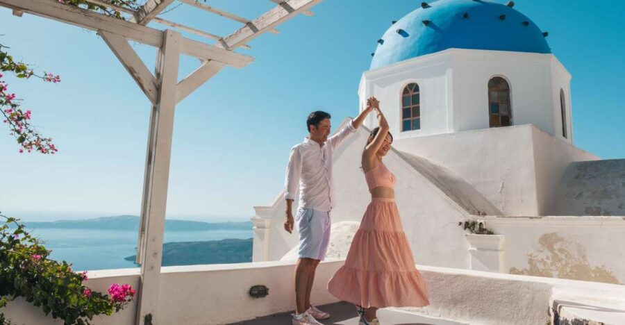 Santorini Private Photoshoot - Discover Santorini’s Iconic Blue Domes and Caldera Views