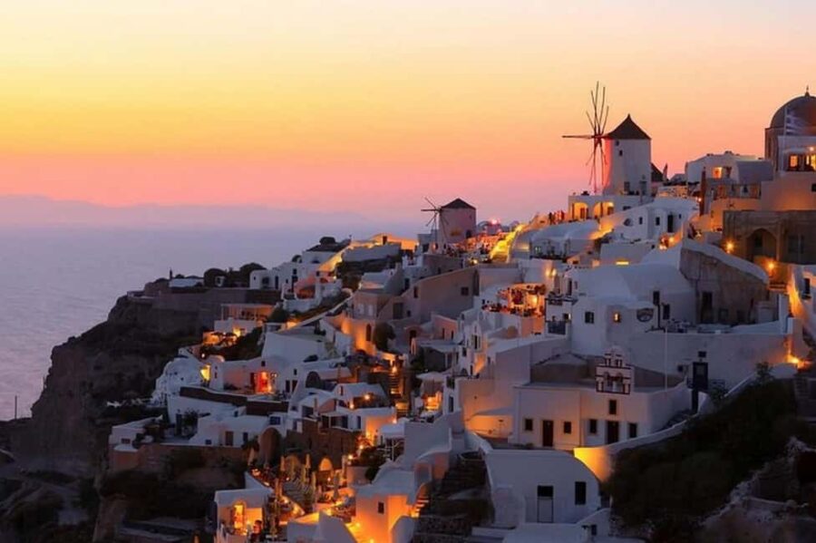 Santorini: Private Sunset Tour to Oia & Ammoudi Bay - Guided Walk Through Oia’s Cobblestone Streets