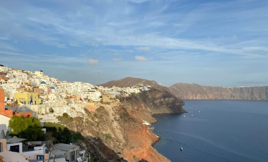 Santorini: Private Tour in the Picturesque Village of Oia - Discover the Charm of Oia’s Narrow Streets and Traditional Houses