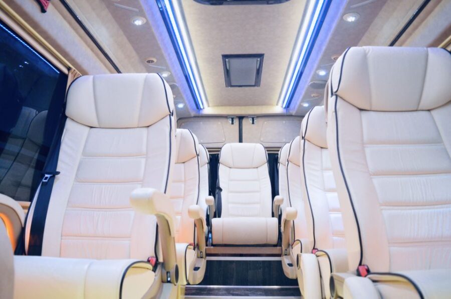 Santorini: Private Tour of the Famous Blue Domes and Caldera - Exploring the Village of Oia and Its Famous Blue Domes