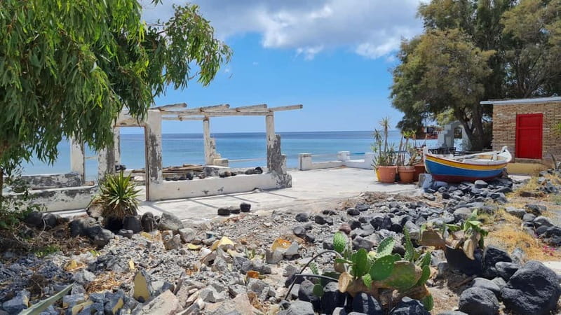 Santorini Private Wine Exprerience: 3 Wineries &Local Snacks - Gaia Winery: Seaside Wine Tasting with a View