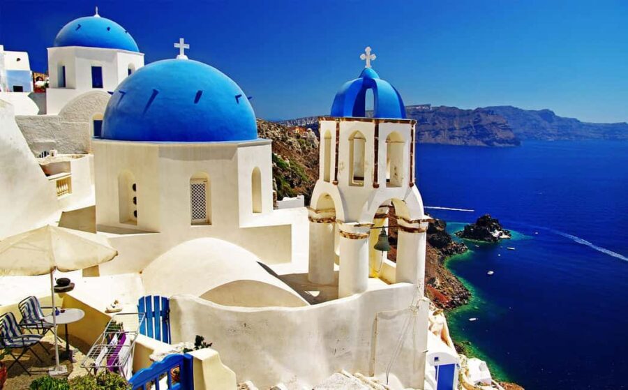 Santorini Selfie Tour  4 Hours of Iconic Views - Visiting Santorini’s Most Photogenic Corners: Oia and Its Blue Domes