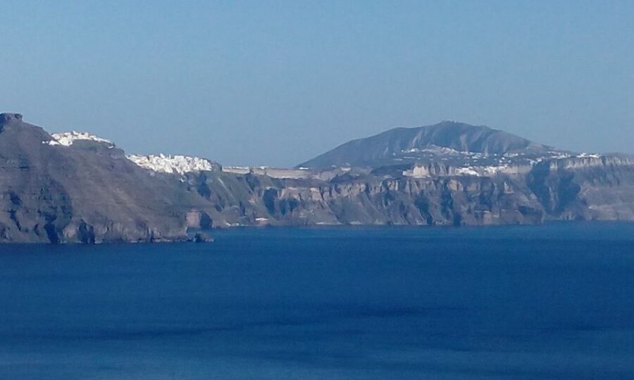 Santorini: Small-Group Highlights Tour of Venetian Castles - Visiting Akrotiri and the South Coast of Santorini