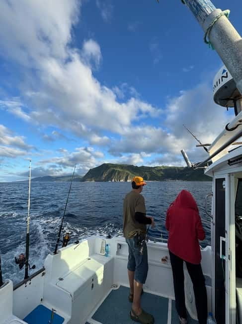 São Miguel: Boat Trip with SUP, Snorkelling & Barbecue - Exploring the South Coast of São Miguel: Povoação to Bays and Beaches