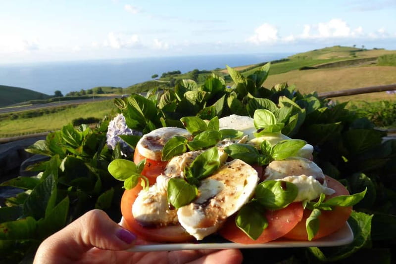 São Miguel: Salto do Prego Hike, Waterfalls & Picnic - Discovering the Ghost Village of Sanguinho