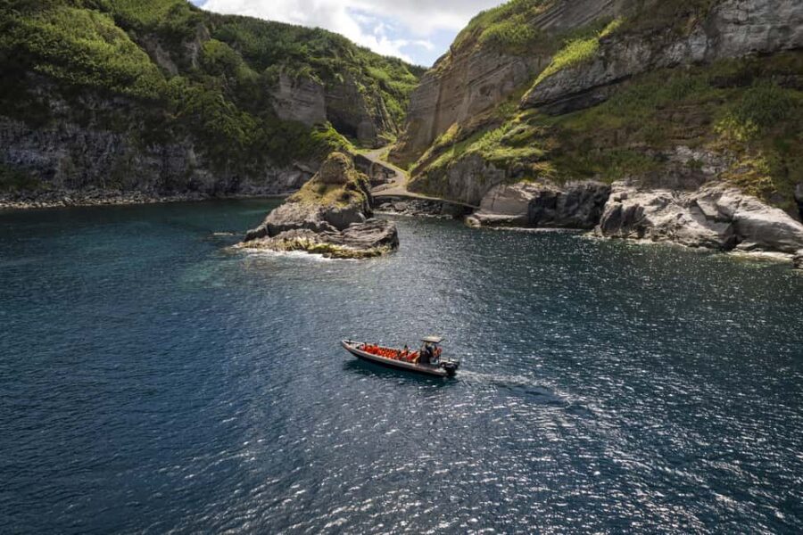 São Miguel: Santa Iria Bay Snorkeling Tour with Music - Convenient Departure from Rabo de Peixe’s Nautical Center