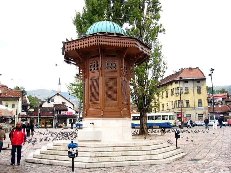 Sarajevo: Discover Sarajevo Walking Tour with Local Guide - Exploring Sarajevo’s Old Town & Main Sights
