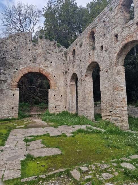 Saranda, Butrint Ksamil and Lekuresi Castle Private Day Trip - Starting from Saranda to the Ancient ruins of Butrint