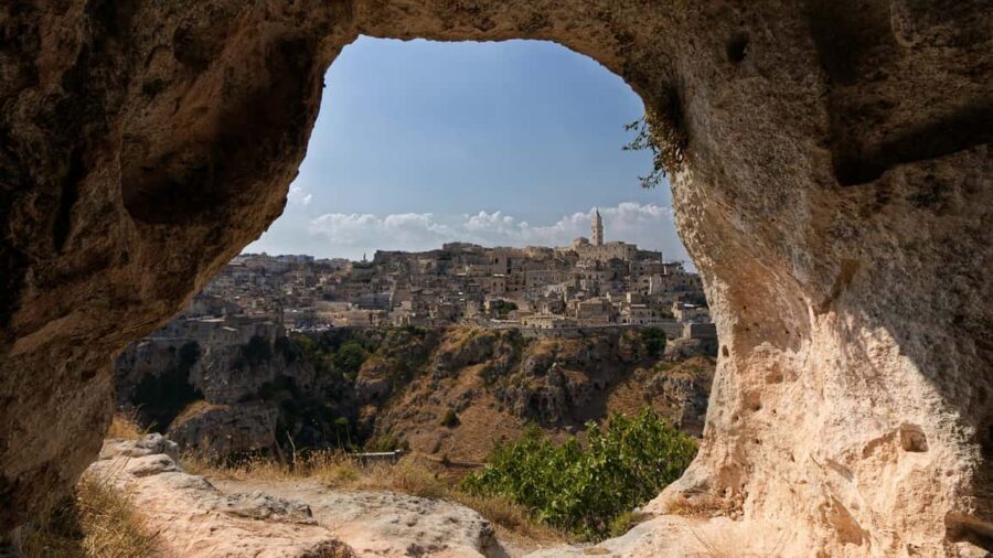 Sassi di Matera: Walking Tour with Local Guide - Starting Point at Piazza Giacomo Matteotti