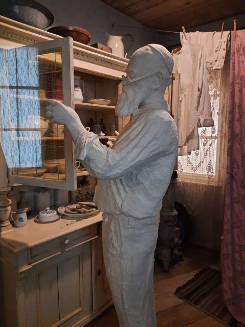 Schindler's Factory and Jewish Ghetto Walking Tour - Comparing This Tour to Other Options in Kraków