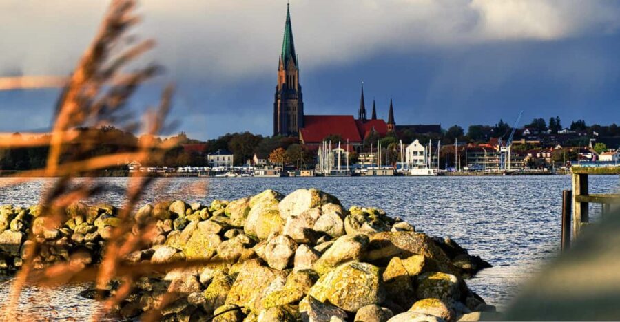 Schleswig: Highlights tour (cathedral, old town, Holm, city harbor) - Walking Through Holm’s Fishing Village and St. John’s Monastery
