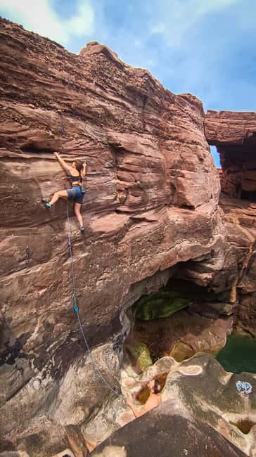 Scotland: 1-Day Beginner Rock Climbing Course - Starting the Day: Meeting and Gear Familiarization