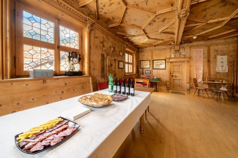 Scuol: 2.5-Hour Village Guided Walking Tour - Discover the Charm of Scuols Alpine Architecture