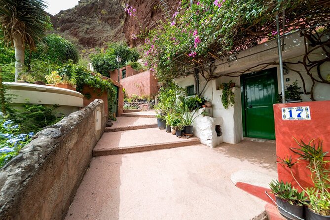 Sea and Mountain Full Day Tour with Lunch - Free Time in Agüimes: A Colorful Colonial Town