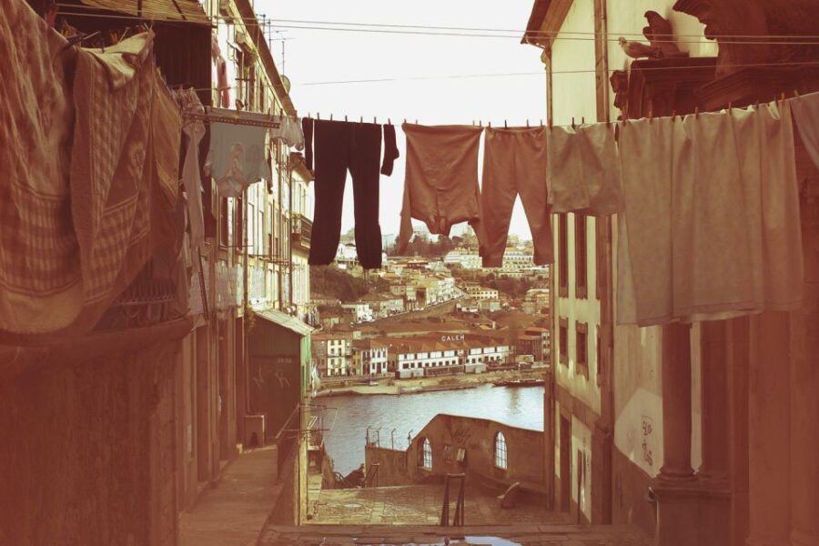 Secret Sites of Porto 3-Hour Walking Tour - Starting Point at Praça dos Leões and Initial Sights