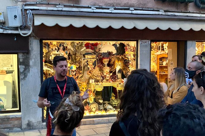 Secret Venice, an unusual walk - Private Walking Tour - Visiting Rialto Market and the Old Red Light District
