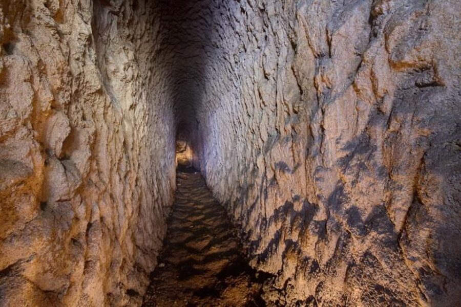 Secrets Below Rome: Tour Catacombs and Ancient Appian Way - Exploring the Underground Catacombs of San Callisto