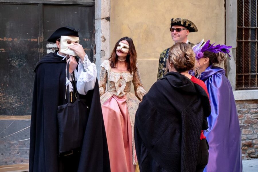 Secrets of Venice Carnival and Life of Casanova Tour - Meeting Point and Tour Logistics