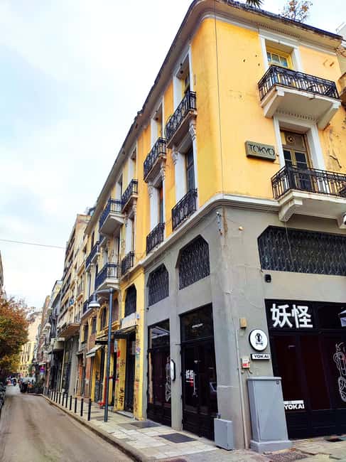 See the best spots in Thessaloniki in a short time + video - The Tour’s Starting Point at the Venizelos Statue