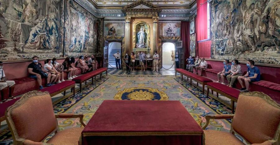 Segovia Cathedral Guided Tour - Inside the "Lady of Cathedrals": Architectural and Artistic Highlights