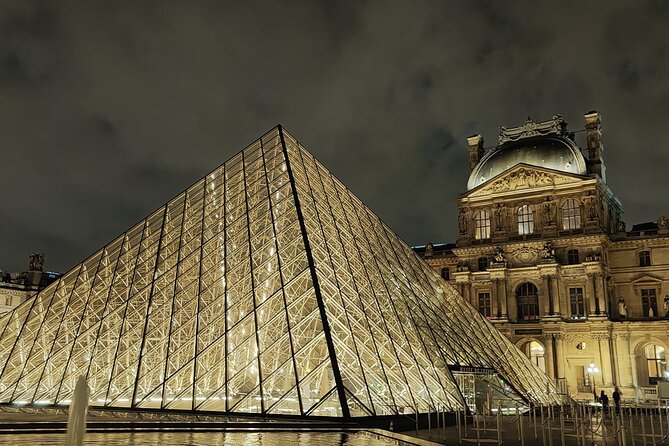 Self-Guided Tour - Louvre Audioguide, Paris (no ticket) - Starting Point at the Louvre Pyramid in Paris