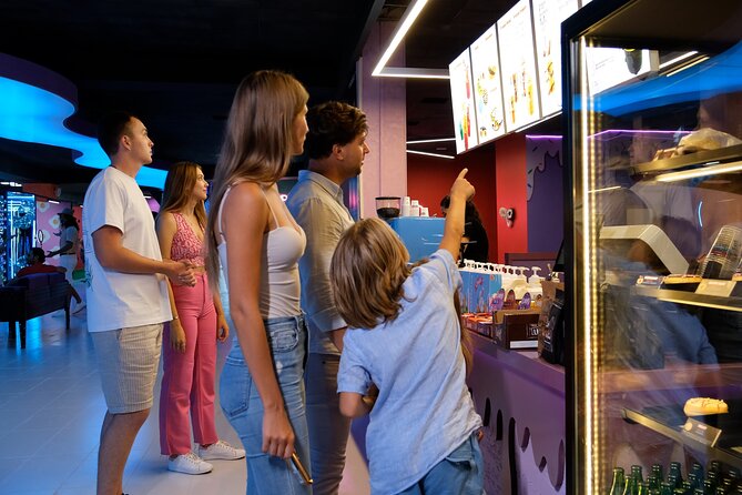 Selfie Park Antalya the Biggest Selfie Museum in Europe - Enjoying the Café and Additional Amenities