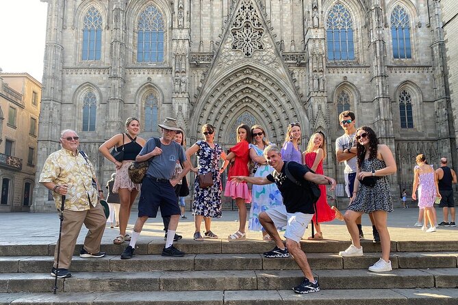 Semi-Private Barcelona Tour Gothic, Sagrada Familia & Park Guell - Exploring Montjuic’s Panoramic Views and Iconic Landmarks