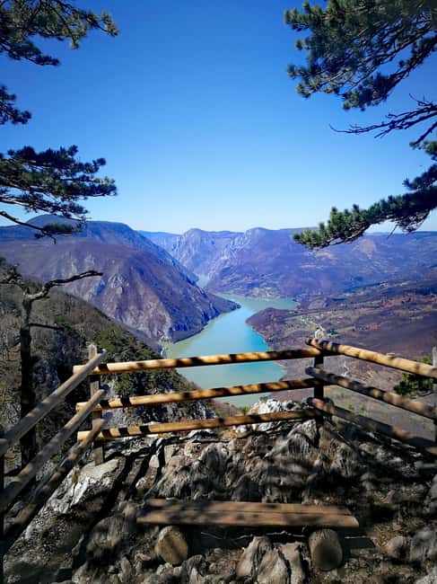 Serbia top attractions and highlights: 7-Days Tour - From the City to the Vineyards of Sremski Karlovci