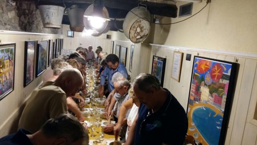 Sestri Levante: Pesto & Cooking Classes, Wine Tasting - Making Classic Ligurian Pesto with a Marble Mortar