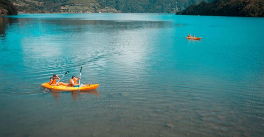 Sete Cidades: Kayaking and Biking Adventure - Starting Point in Lakeshore at the Green Love Restaurant