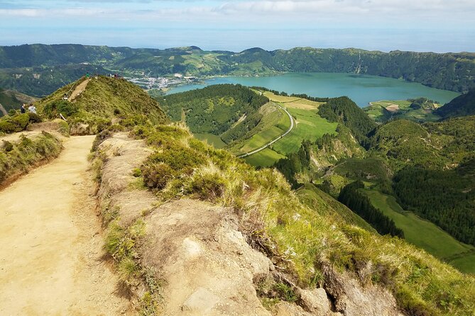 Sete Cidades / Lagoa do Fogo - Full Day Tour - Panoramic Views from Miradouro do Pico do Carvao