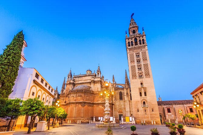 Sevilla: Guided tour to the Alcazar + Cathedral and Giralda - Break Before Visiting Seville Cathedral
