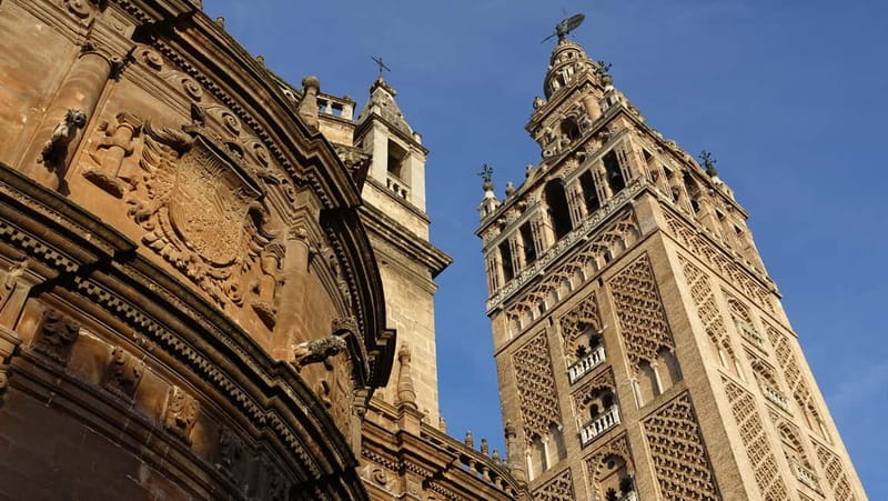 Seville: Alcázar, Cathedral, and Giralda Small-Group Tour - Visiting the Largest Gothic Cathedral in the World