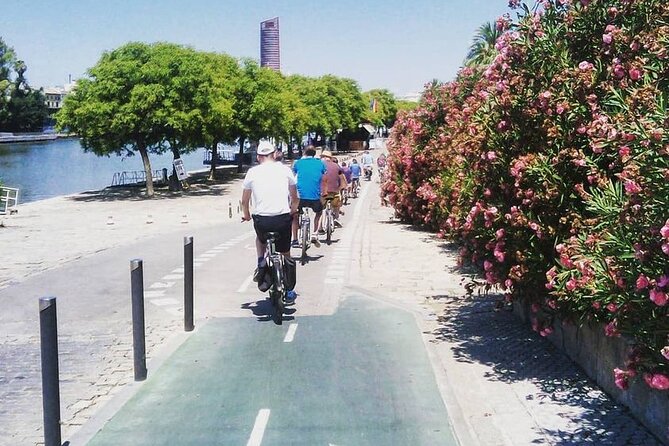 Seville Bike Tour Following the Guadalquivir River - Scenic Stops in Seville’s Parks and Gardens