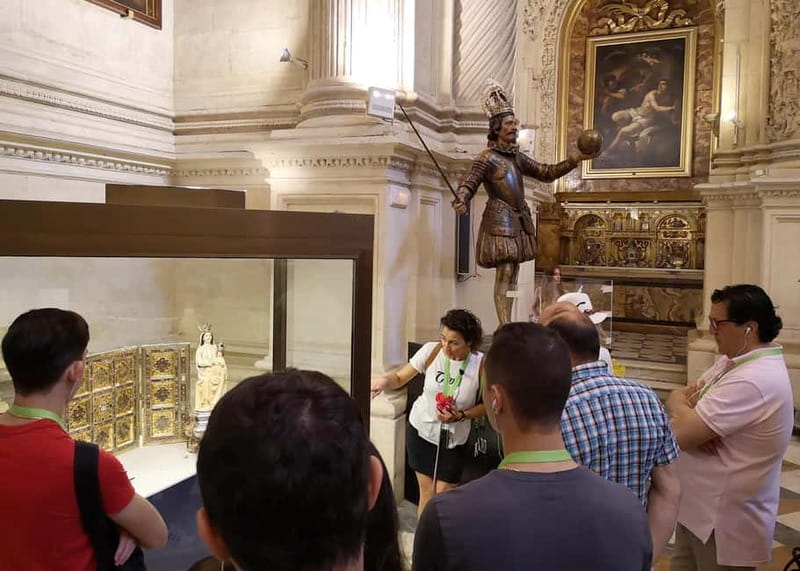 Seville: Cathedral and Giralda Small Group Tour with Tickets - Starting Point at Naturanda Tourist Office in Calle Francos 19