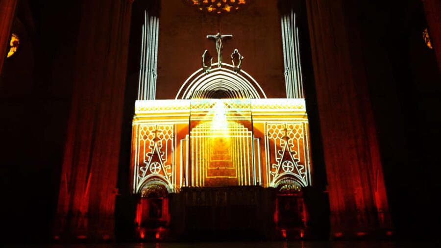 Seville: Cathedral of Seville Guided Night Tour & Light Show - Discovering the Largest Gothic Cathedral in Seville at Night