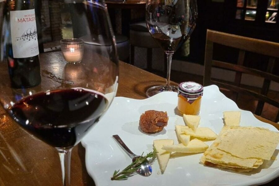 Seville: Flamenco Show and Tapas in Triana Private Tour - The Flamenco Show at a Traditional Tablao