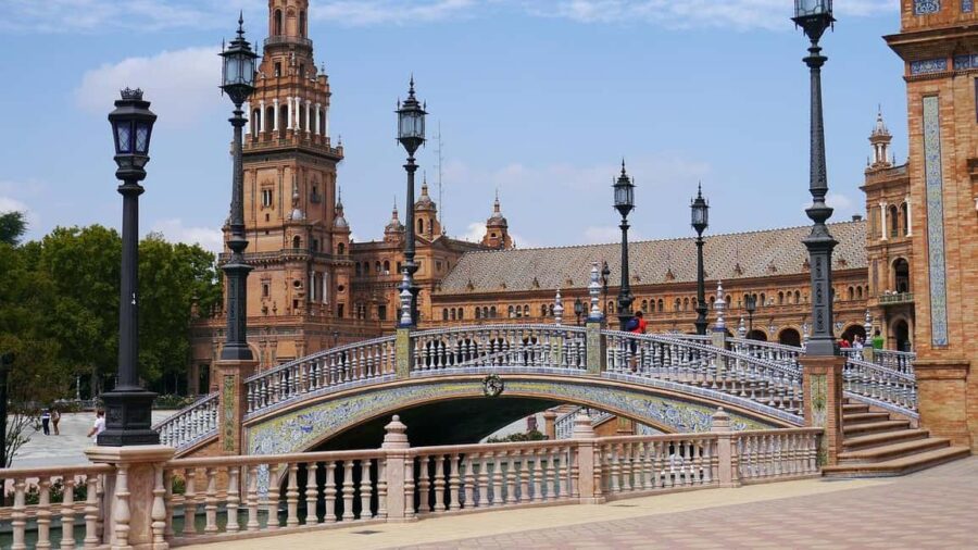 Seville: Guided Walking Tour of the Old Town - Meeting Point at Palacio San Telmo