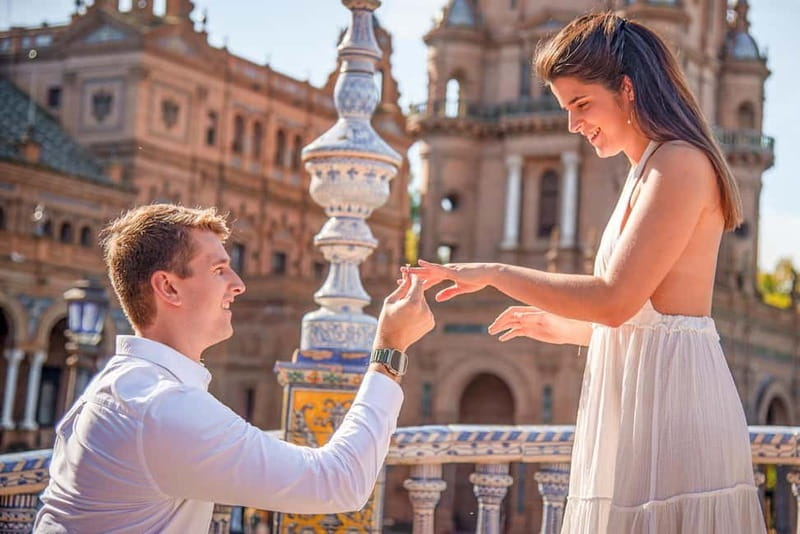 Seville: Photo session for a special moment. - Meeting Point and Activity Flow