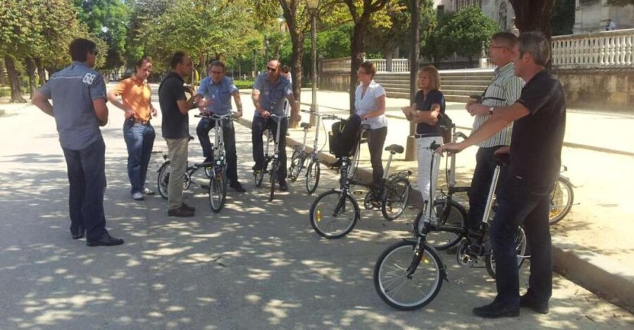 Seville: Relaxing Electric Bike tour with Tour Guide - The Charm of Barrio Santa Cruz and Jardines de Murillo