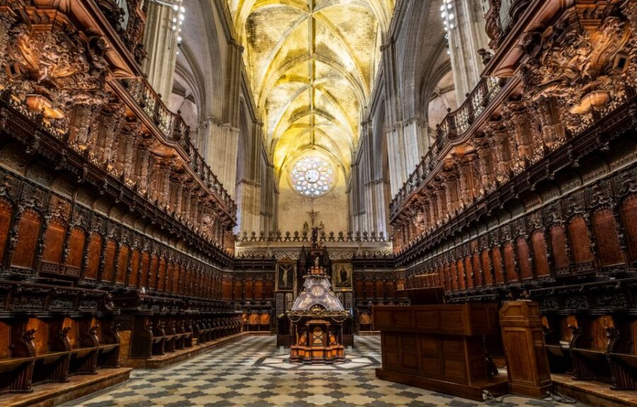 Seville: Small-Group Cathedral and Giralda Tour with Tickets - Climbing La Giralda: From Minaret to Observation Tower