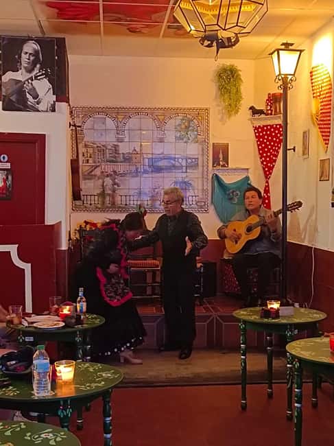 Seville  Triana: Authentic Flamenco Show + Drink - Flamenco Esencia: A Venue of Personal and Family-Style Performances