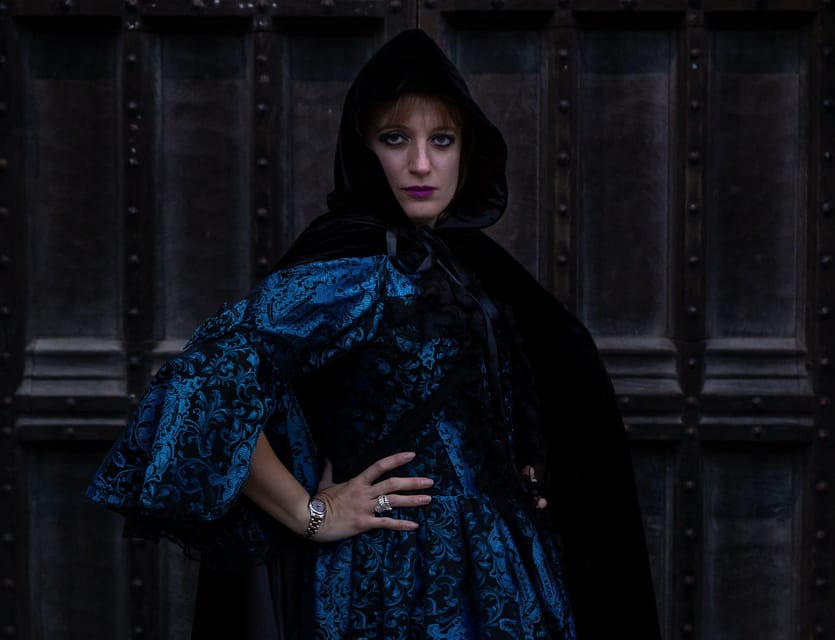 Shadows of York: Ghost Walk and Horrible History. - Inside the Haunted Streets of York